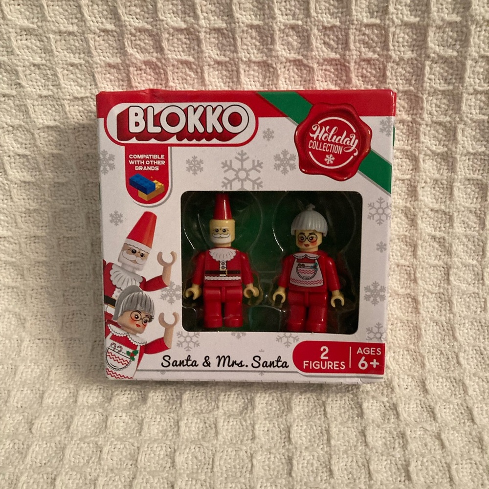 Blokko Holiday Collection Santa & Mrs. Santa Figures NIB